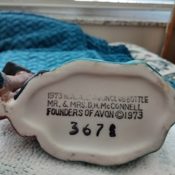 Avon Founder's figurine - Picture 2 of 2